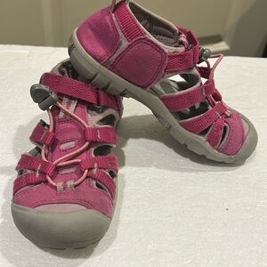 Keen Newport H2 WaterResistant washable Outdoor hiking Sandal Shoe size 12 pink